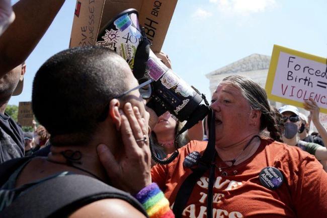 People protest the Supreme Court decision to overturn Roe v Wade in Washington