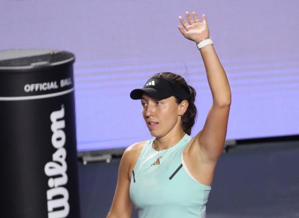 Top seed Pegula beats Azarenka to reach WTA Charleston semis
