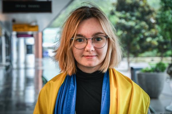 Anto<em></em>nina outside a cafe in Sydney, wher<em></em>e she has come to find work