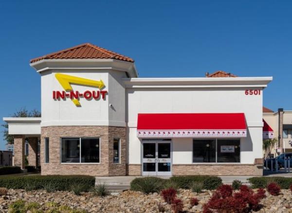 In-N-Out drive-thru