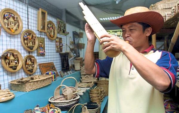 The sompoton is a Kadazan/Dusun music instrument that is very popular today. — Filepic