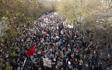 Thousands of demo<em></em>nstrators wound their way from Bank in the City of Lo<em></em>ndon to Whitehall
