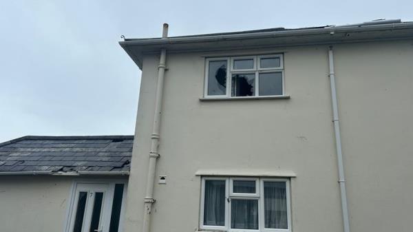 Damage after storm Ciaran hit Jersey's Princess Place</p>

<p>　　Pictures sent via Hope Yeomans