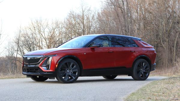 2024 Cadillac Lyriq Sport 3