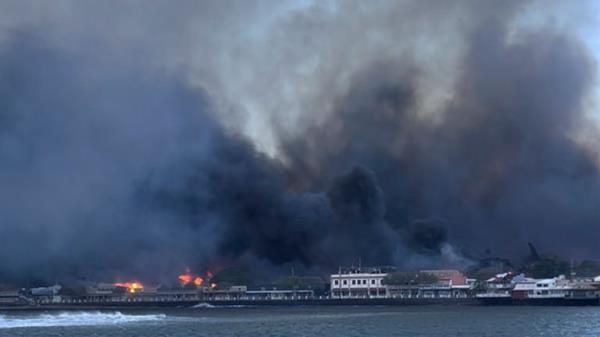 Smoke from wildfires at Lahaina harbour