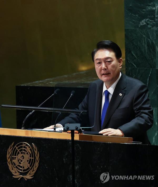 In this file photo, South Korean President Yoon Suk Yeol addresses the 78th session of the U.N. General Assembly at the U.N. headquarters in New York on Sept. 20, 2023. (Yonhap)