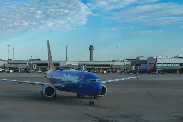 Image: Southwest airplane at Oakland Internatio<em></em>nal Airport. 