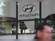 Hyundai adds more banks for possible record D-Street IPO