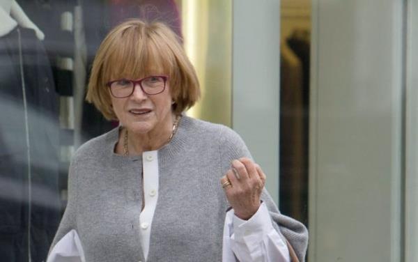 Anne Robinson