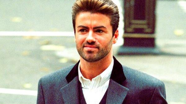 Pop star George Michael arrives to give evidence at the Royal Courts of Justice in London, Thursday, Oct. 28, 1993.  Michael is petitio<em></em>ning the court to release hin from his co<em></em>ntract with Sony Music Entertainment (UK) Ltd.  (AP Photo/Alistair Grant)