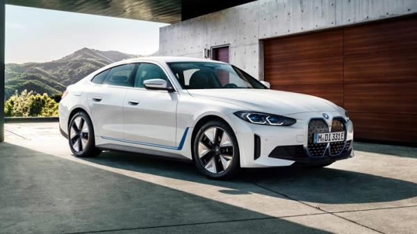 The BMW i4 gets its first facelift
