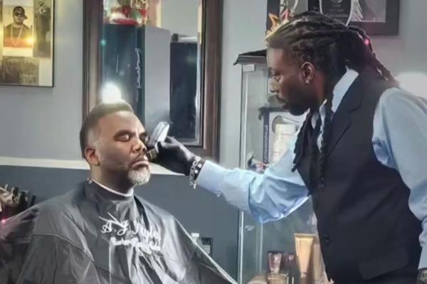 Chicago Mayor Brandon Johnson 
