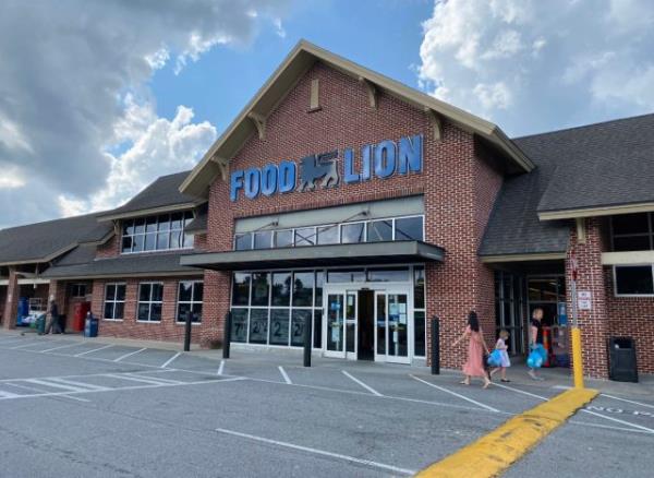 bj's wholesale club on blue designed background