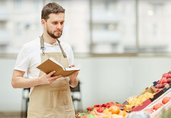 11-facts-a<em></em>bout-national-love-your-produce-manager-day-april-2nd