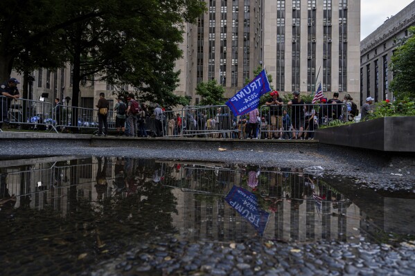 Supporters of former President Do<em></em>nald Trump gather in Collect Pond Park outside Manhattan Criminal Court, Thursday, May 30, 2024, in New York. (AP Photo/Julia Nikhinson)