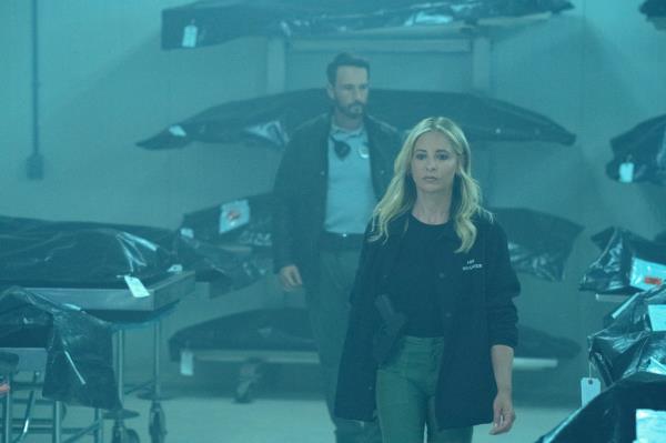  Rodrigo Santoro as Garrett Briggs and  Sarah Michelle Gellar as  Kristin Ramsey in 