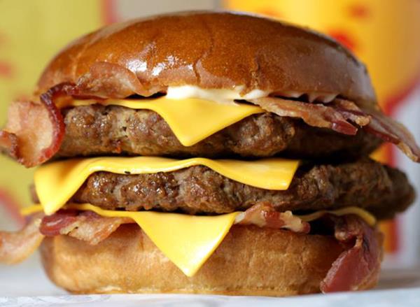 hardees 2/3 lb mo<em></em>nster thickburger