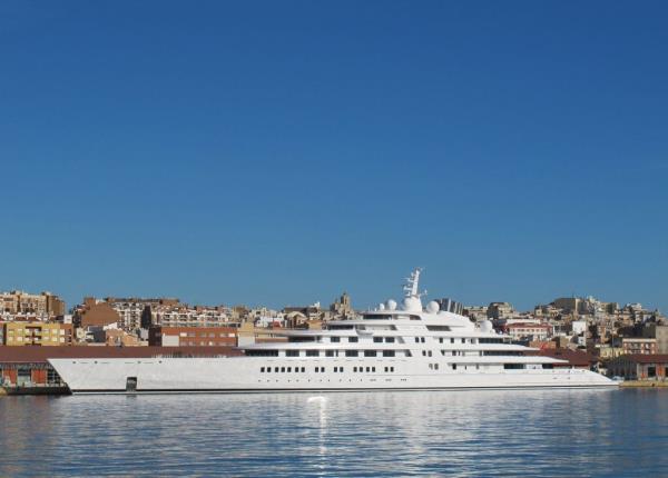 Azzam, world's lo<em></em>ngest superyacht
