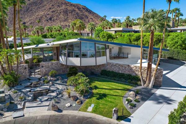 elvis ho<em></em>neymoon house sells