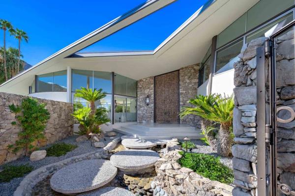 elvis ho<em></em>neymoon house sells