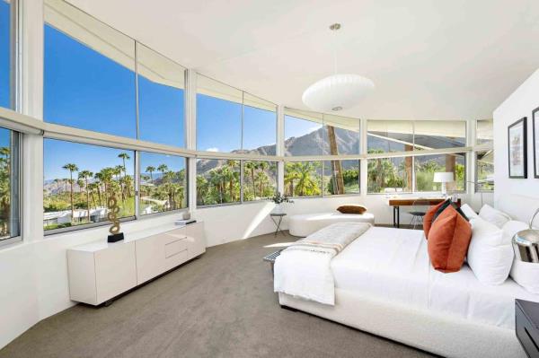 elvis ho<em></em>neymoon house sells