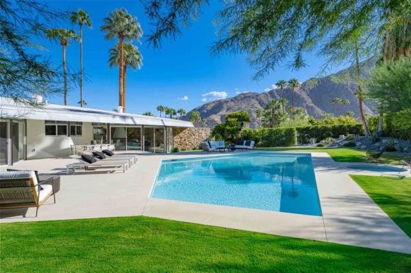 elvis ho<em></em>neymoon house sells