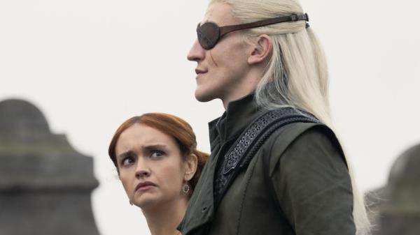 Olivia Cooke as Alicent Hightower and Ewan Mitchell as Aemond Targaryen in series two of House Of The Dragon. Pic: Sky UK/HBO</p>

<p>　　