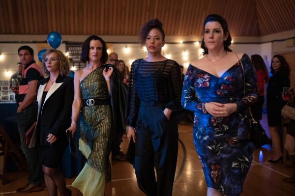 Christina Ricci as Misty, Juliette Lewis as Natalie, Tawny Cypress as Taissa and Melanie Lynskey as Shauna in YELLOWJACKETS, aSic Transit Gloria Mundia.
