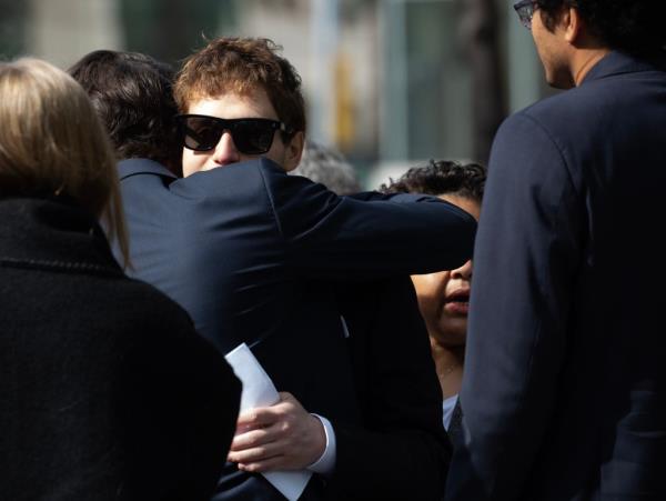 Friends and family attend memorial services for Thomas H. Lee at Alice Tully Hall
