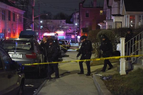 A police officer was stabbed in the vicinity of 25 Elizabeth St.