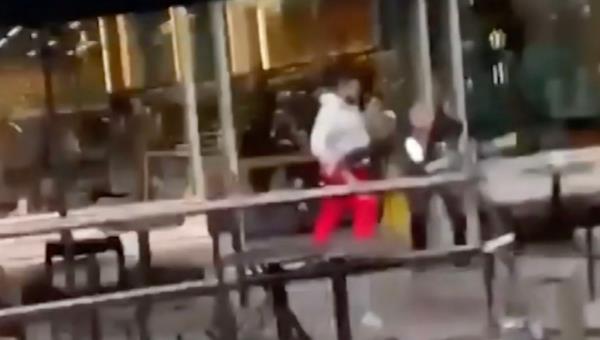 Attacker seen stabbing Schmidt