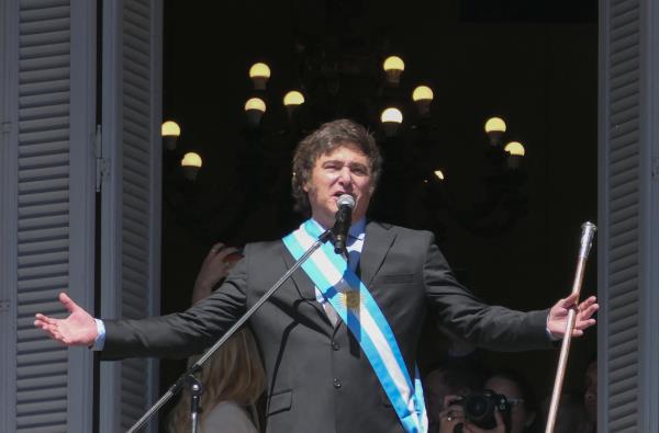 米莱说，滞涨和严酷的调整将是阿根廷最后的苦果