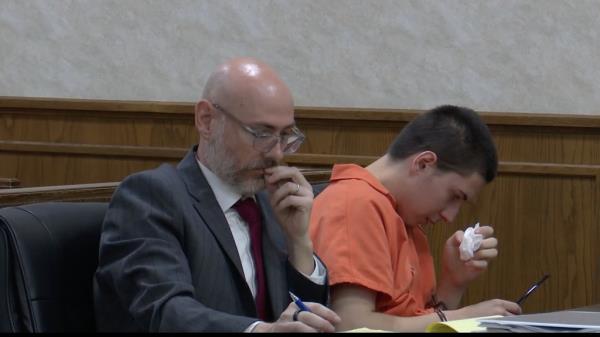 Crowe, who waived his right to be tried in juvenile court, was ordered Tuesday to serve two consecutive, 40-year sentences.</p>

<p>　　