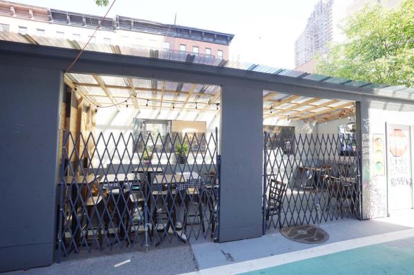 Finnegan's Wake on the Upper East Side used to have a more expansive outdoor dining structure.