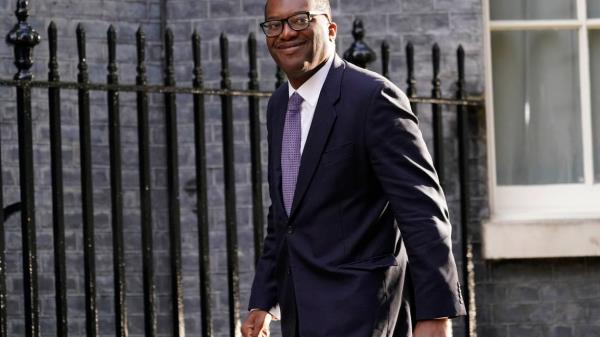 英国首相特拉斯在能源危机中召开第一次内阁会议