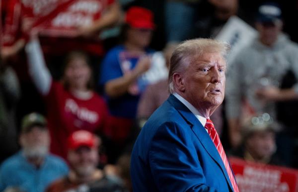 Former U.S. President and Republican presidential candidate Do<em></em>nald Trump campaigns, in Clinton, Iowa, U.S., January 6, 2024. 