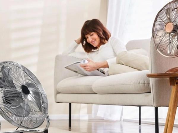 放置风扇和冷却房间的最佳位置是什么？