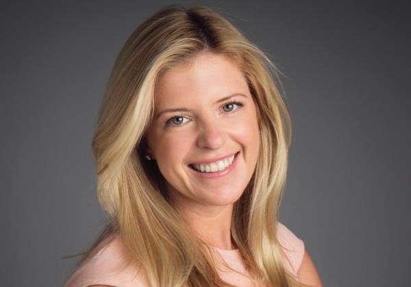 亲爱的安妮：我试着和旧情人重新联系，但他现在只想做朋友