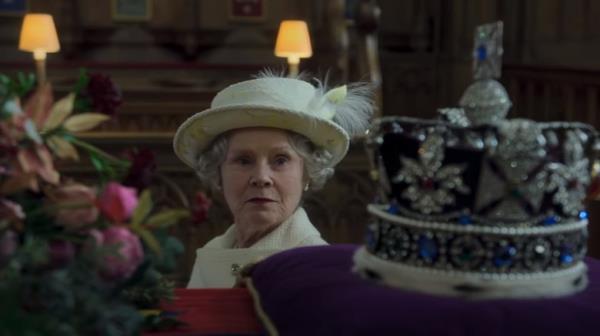 The Crown Queen Elizabeth looking at Crown Jewels