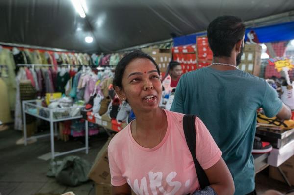 Housewife Mathi will keep her gatherings small and will o<em></em>nly invite a<em></em>bout 15 family and friends. — Picture by Raymond Manuel