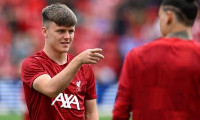 Ben Doak in Liverpool training