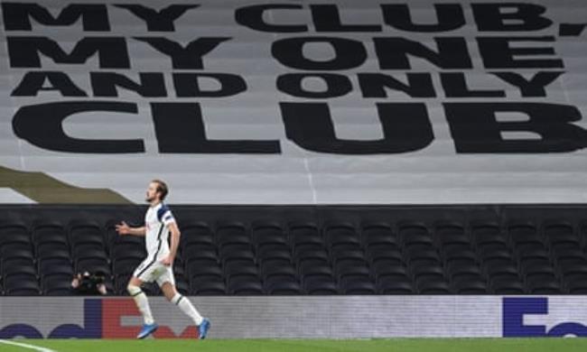 Harry Kane playing for Spurs in March 2021.